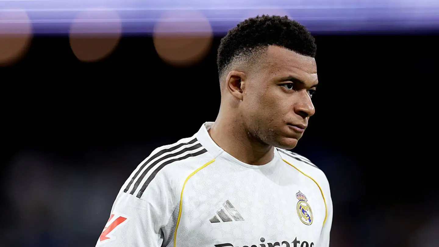 La afición del Madrid carga contra Mbappé
